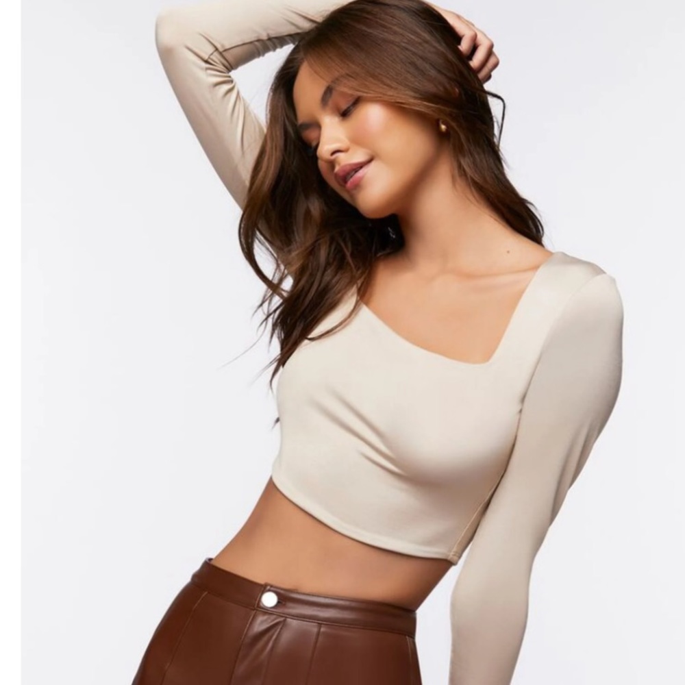 Long sleeve crop top